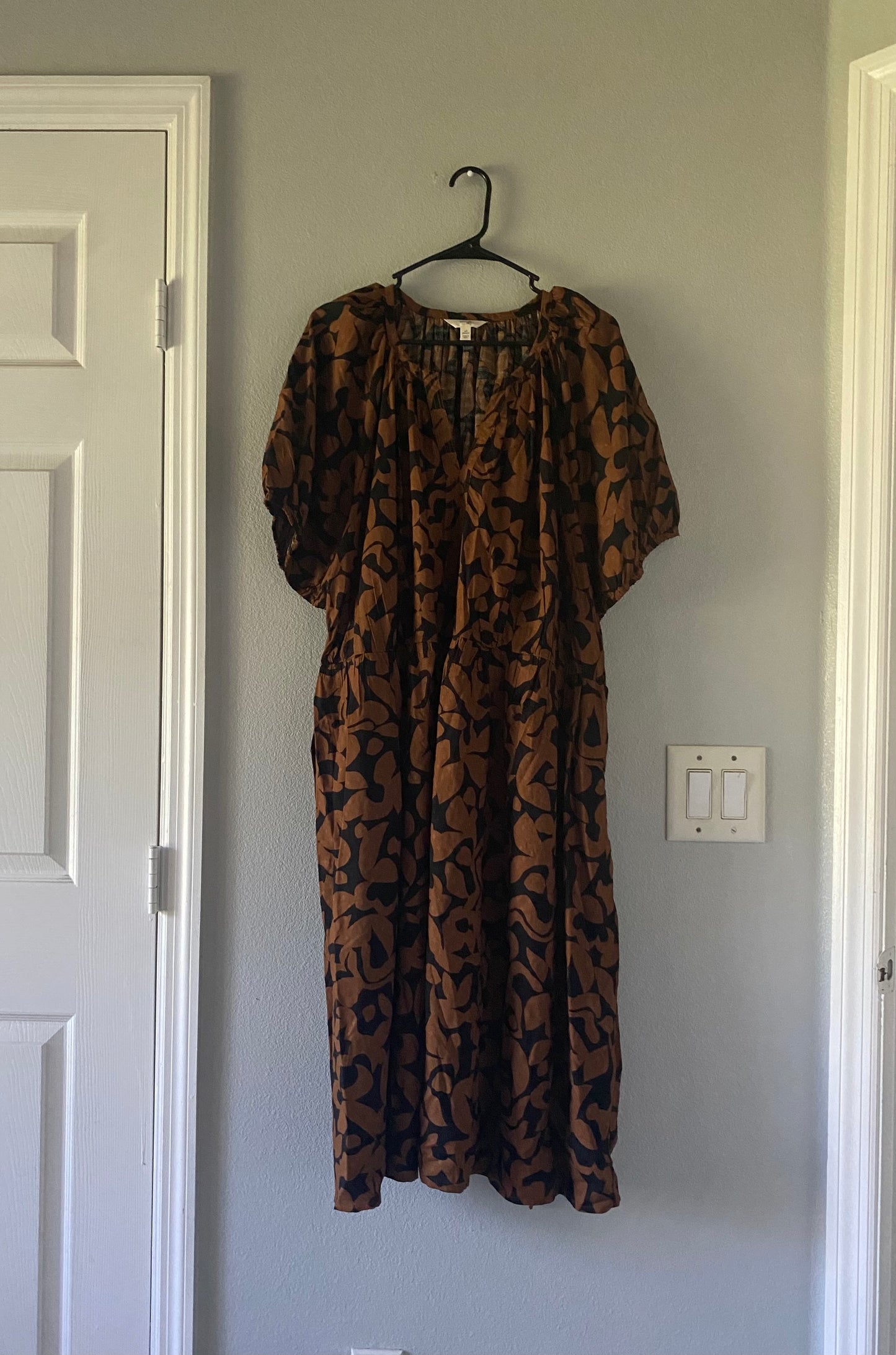 Brown dress